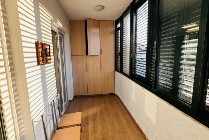 Shtepi me qera Apartament ne Tirane, 2+1, Mobilimi E mobiluar, Pagesa 650  Euro.