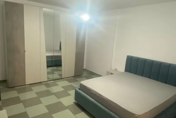 Shtepi me qera Apartament ne Tirane, 1+1, Mobilimi E mobiluar, Pagesa 45,000  Leke.