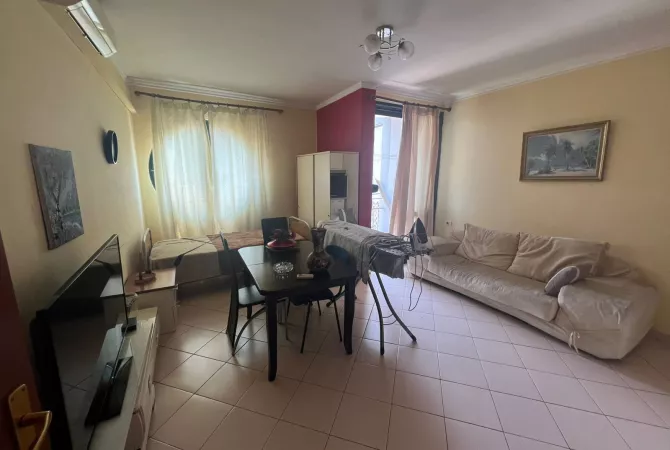 Shtepi me qera Shtepi Private ne Tirane, 2+1, Mobilimi E mobiluar, Pagesa 650  Euro.