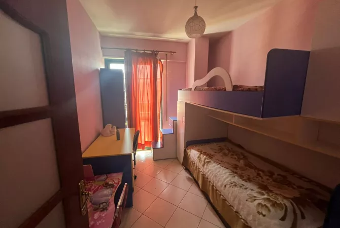Shtepi me qera 2+1 ne Tirane - 650 Euro