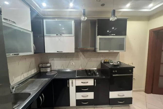 Shtepi me qera Shtepi Private ne Tirane, 2+1, Mobilimi E mobiluar, Pagesa 650  Euro.