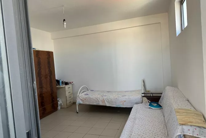 Shtepi me qera 2+1 ne Tirane - 400 Euro