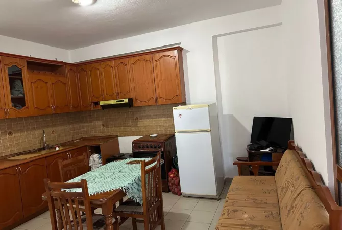 Shtepi me qera 2+1 ne Tirane - 400 Euro