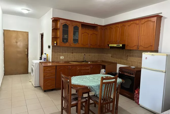 Shtepi me qera Apartament ne Tirane, 2+1, Mobilimi E mobiluar, Pagesa 400  Euro.