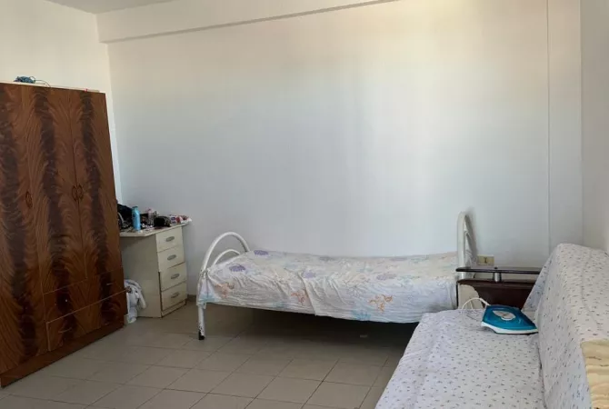 Shtepi me qera Apartament ne Tirane, 2+1, Mobilimi E mobiluar, Pagesa 400  Euro.