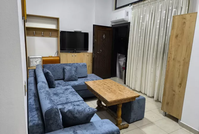 Shtepi me qera Apartament ne Tirane, 1+1, Mobilimi E mobiluar, Pagesa 400  Euro.