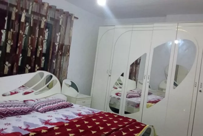 Shtepi me qera Apartament ne Tirane, 2+1, Mobilimi E mobiluar, Pagesa 40,000  Leke.