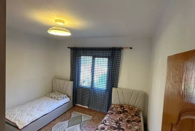 Shtepi me qera 2+1 ne Tirane - 400 Euro