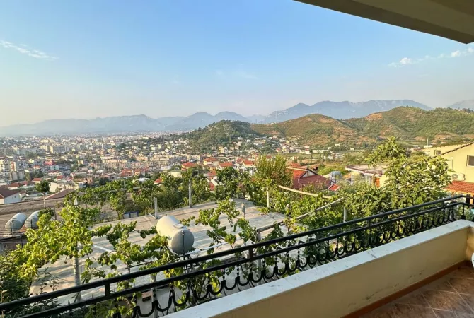 Shtepi me qera 2+1 ne Tirane - 400 Euro