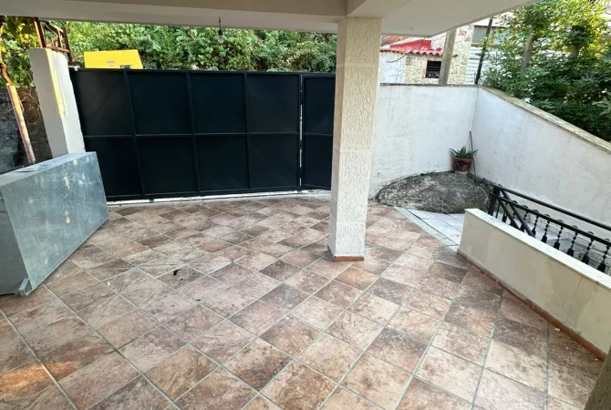 Shtepi me qera Apartament ne Tirane, 2+1, Mobilimi E mobiluar, Pagesa 400  Euro.