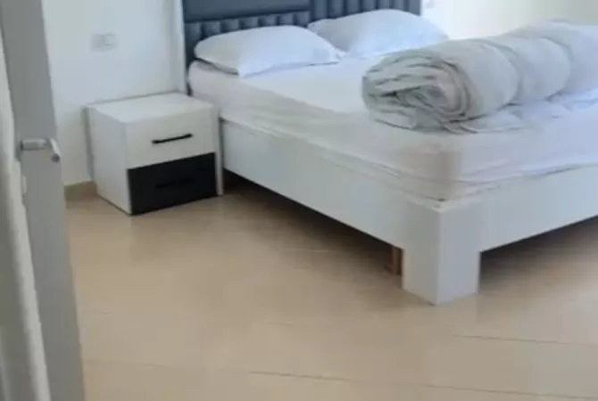 Shtepi me qera Apartament ne Tirane, 1+1, Mobilimi Pjeserisht e mobiluar, Pagesa 500  Euro.