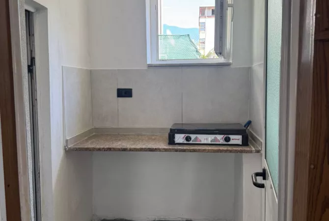 Shtepi me qera 2+1 ne Tirane - 450 Euro