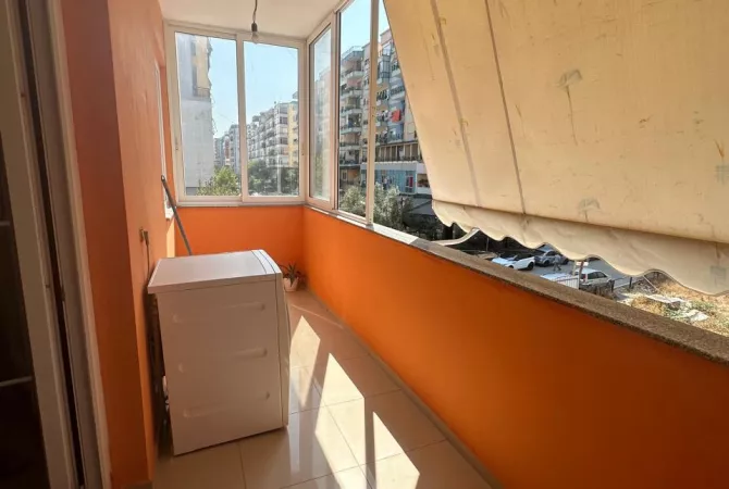 Shtepi me qera Apartament ne Tirane, 2+1, Mobilimi E mobiluar, Pagesa 550  Euro.