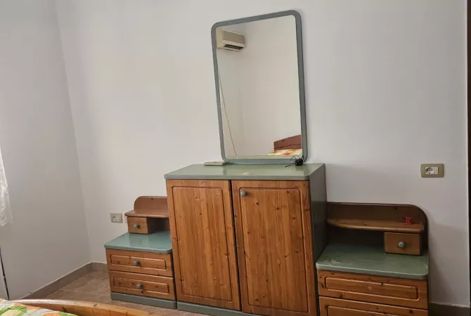 Shtepi me qera Apartament ne Tirane, 3+1, Mobilimi E mobiluar, Pagesa 700  Euro.