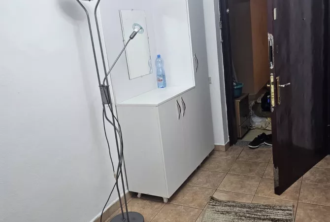 Shtepi me qera Apartament ne Tirane, 3+1, Mobilimi E mobiluar, Pagesa 700  Euro.