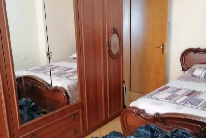 Shtepi me qera Apartament ne Tirane, 3+1, Mobilimi E mobiluar, Pagesa 600  Euro.