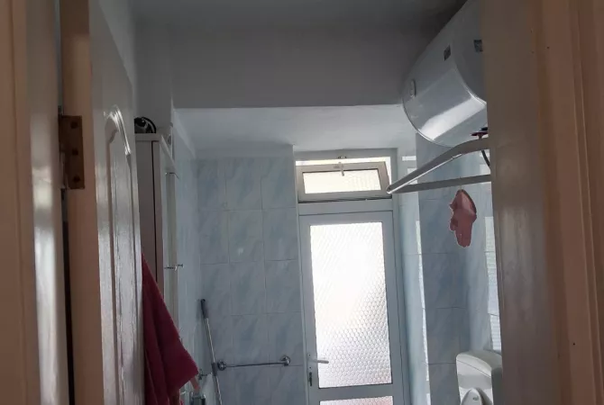 Shtepi me qera Apartament ne Tirane, 1+1, Mobilimi E mobiluar, Pagesa 40,000  Leke.