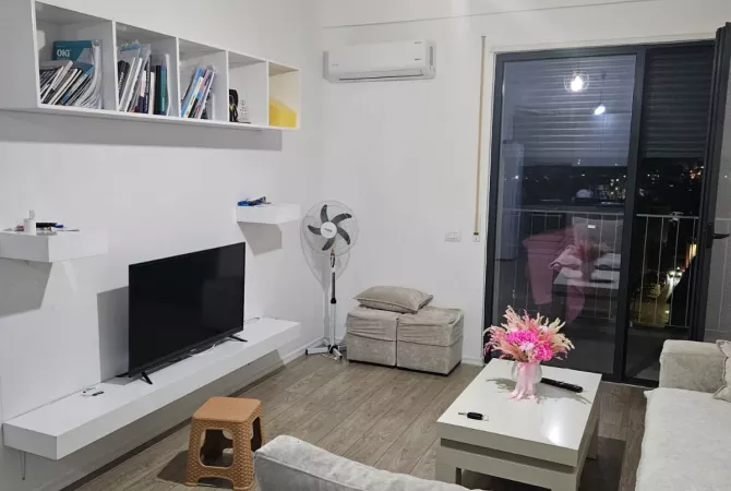 Shtepi me qera Apartament ne Tirane, 1+1, Mobilimi E mobiluar, Pagesa 50,000  Leke.