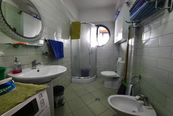 Shtepi me qera Apartament ne Tirane, 2+1, Mobilimi E mobiluar, Pagesa 60,000  Leke.