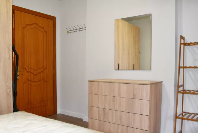 Shtepi me qera Apartament ne Tirane, 1+1, Mobilimi E mobiluar, Pagesa 60,000  Leke.