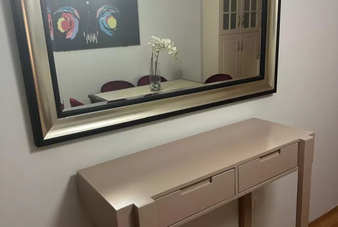 Shtepi me qera Apartament ne Tirane, 2+1, Mobilimi E mobiluar, Pagesa 700  Euro.