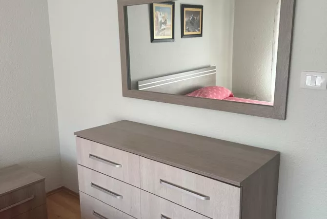 Shtepi me qera Apartament ne Tirane, 2+1, Mobilimi E mobiluar, Pagesa 700  Euro.