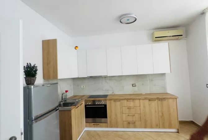 Shtepi me qera 1+1 ne Tirane - 450 Euro