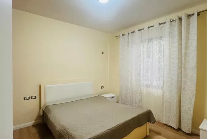Shtepi me qera 2+1 ne Tirane - 550 Euro