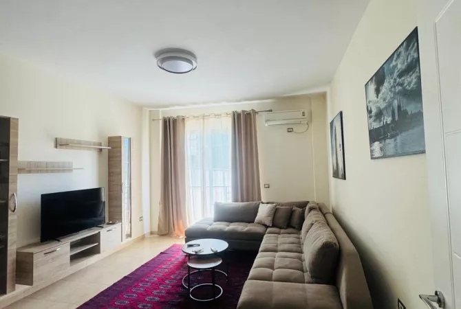 Shtepi me qera Apartament ne Tirane, 2+1, Mobilimi E mobiluar, Pagesa 550  Euro.