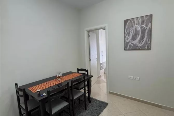Shtepi me qera 1+1 ne Tirane - 40,000 Leke