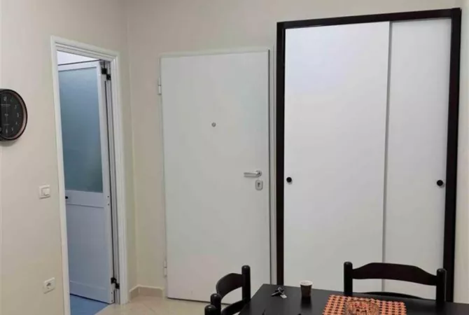 Shtepi me qera 1+1 ne Tirane - 40,000 Leke