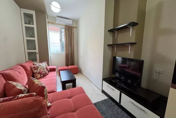 Shtepi me qera Apartament ne Tirane, 1+1, Mobilimi E mobiluar, Pagesa 40,000  Leke.
