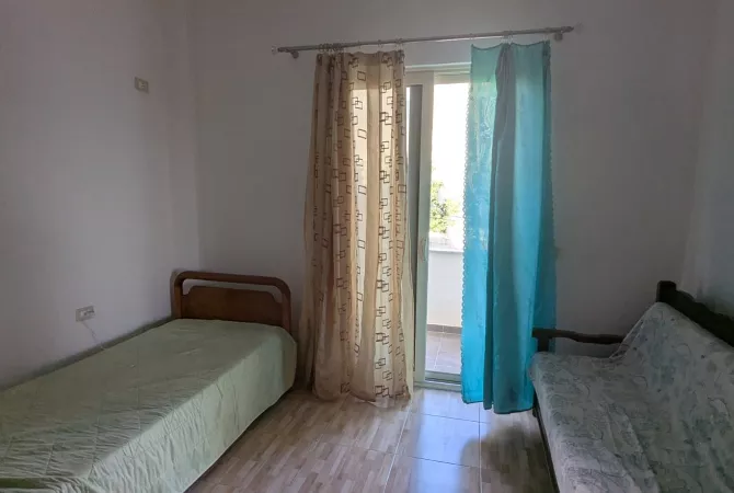 Shtepi me qera 2+1 ne Tirane - 35,000 Leke