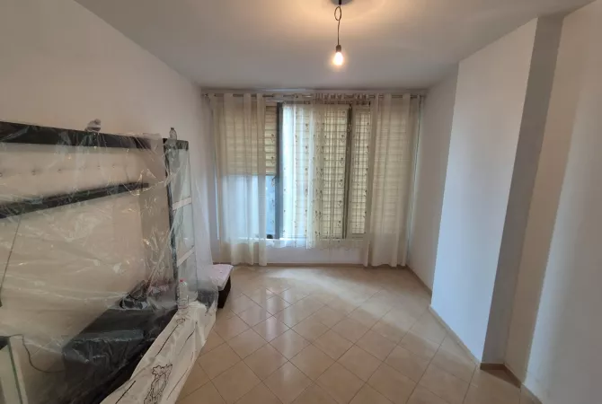 Shtepi me qera 1+1 ne Tirane - 45,000 Leke