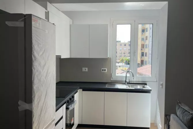 Shtepi me qera Apartament ne Tirane, 2+1, Mobilimi E mobiluar, Pagesa 950  Euro.