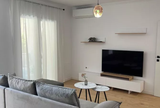 Shtepi me qera Apartament ne Tirane, 2+1, Mobilimi E mobiluar, Pagesa 950  Euro.