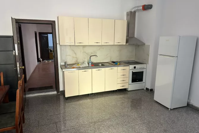Shtepi me qera Apartament ne Tirane, 2+1, Mobilimi E mobiluar, Pagesa 70,000  Leke.