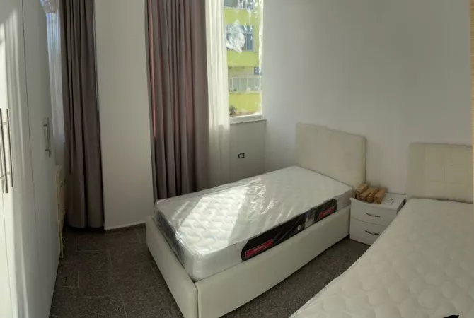Shtepi me qera Apartament ne Tirane, 2+1, Mobilimi E mobiluar, Pagesa 70,000  Leke.