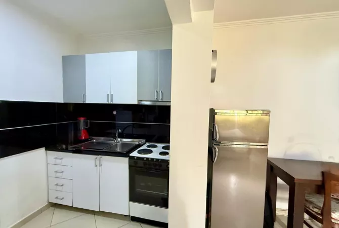 Shtepi me qera Apartament ne Tirane, Garsoniere, Mobilimi E mobiluar, Pagesa 55,000  Leke.