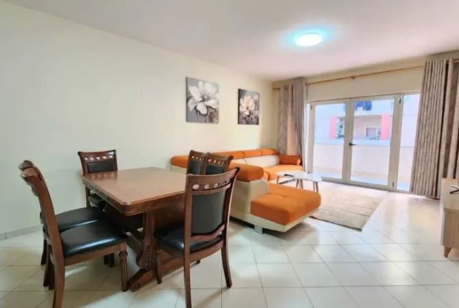 Shtepi me qera Apartament ne Tirane, 2+1, Mobilimi E mobiluar, Pagesa 50,000  Leke.