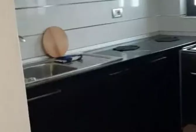 Shtepi me qera Apartament ne Tirane, 2+1, Mobilimi E mobiluar, Pagesa 40,000  Leke.