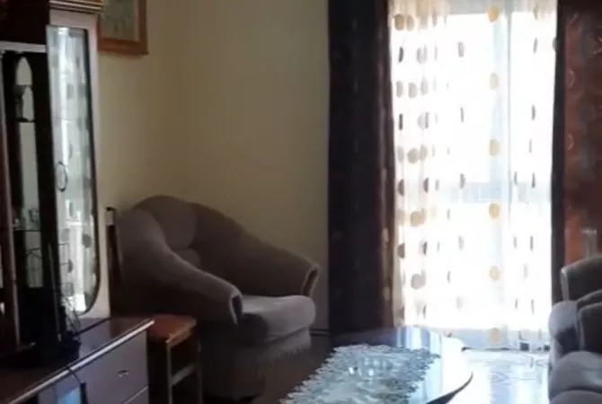 Shtepi me qera Apartament ne Tirane, 2+1, Mobilimi E mobiluar, Pagesa 40,000  Leke.