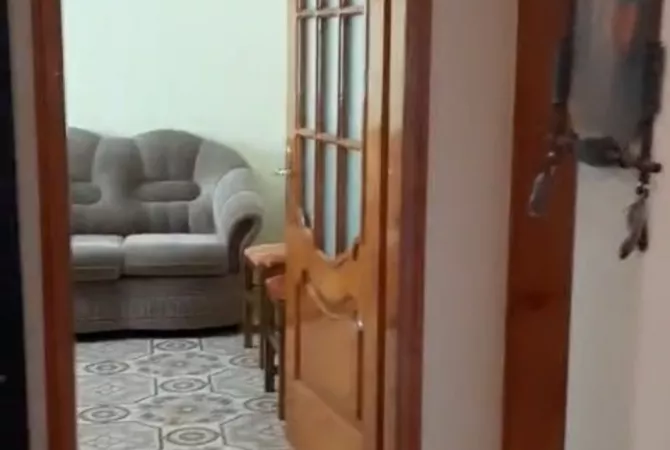 Shtepi me qera Apartament ne Tirane, 2+1, Mobilimi E mobiluar, Pagesa 40,000  Leke.