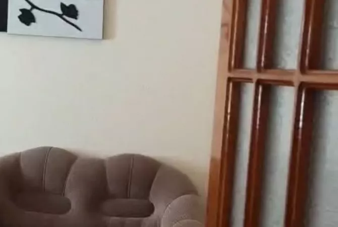 Shtepi me qera Apartament ne Tirane, 2+1, Mobilimi E mobiluar, Pagesa 40,000  Leke.