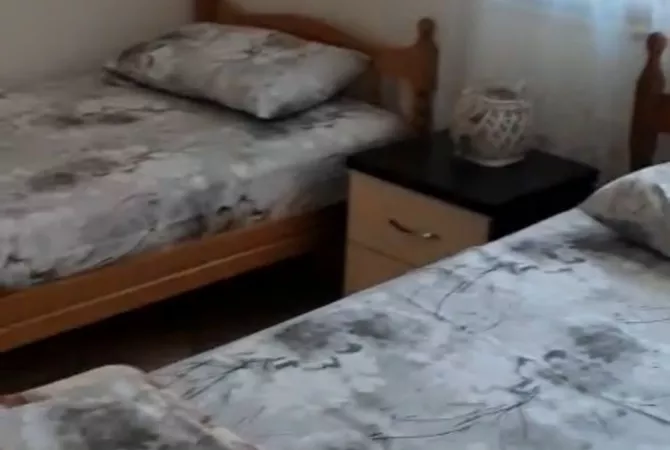 Shtepi me qera Apartament ne Tirane, 2+1, Mobilimi E mobiluar, Pagesa 40,000  Leke.