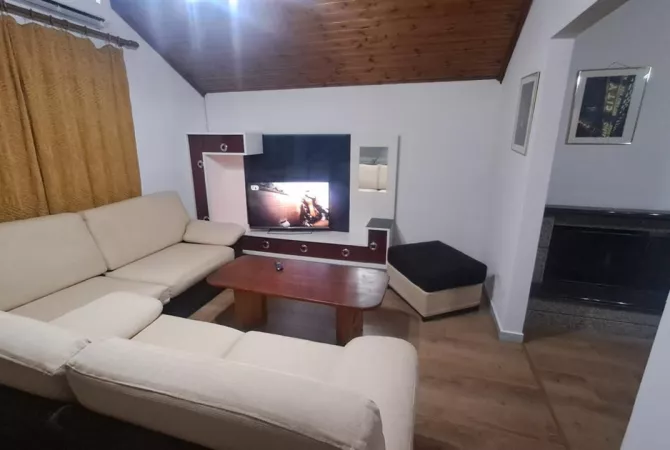 Shtepi me qera Apartament ne Tirane, 1+1, Mobilimi E mobiluar, Pagesa 48,000  Leke.