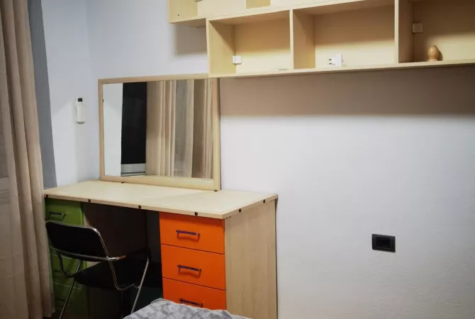 Shtepi me qera Apartament ne Tirane, 2+1, Mobilimi E mobiluar, Pagesa 60,000  Leke.