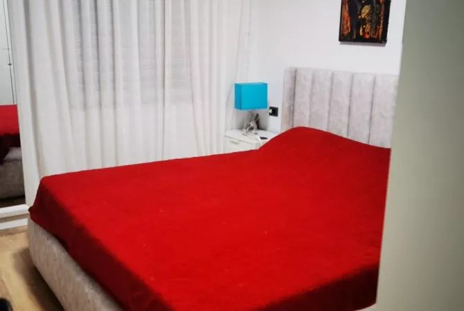 Shtepi me qera Apartament ne Tirane, 2+1, Mobilimi E mobiluar, Pagesa 60,000  Leke.
