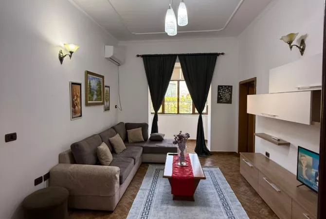 Shtepi me qera 1+1 ne Tirane - 60,000 Leke