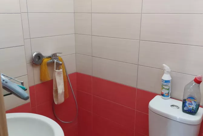 Shtepi me qera Apartament ne Tirane, 2+1, Mobilimi E mobiluar, Pagesa 55,000  Leke.